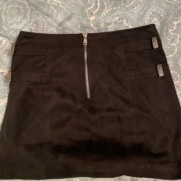 Rocky Silver skirt (Detailed belts) - Picture 3 of 3